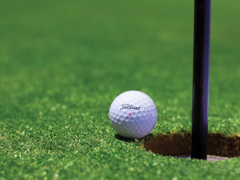 Elevate Your Game with Our Comprehensive Guide to Golf Affiliate Marketing